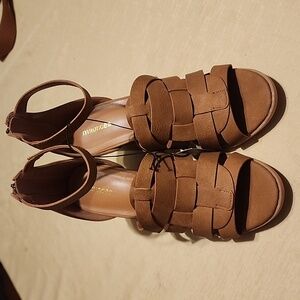 Maurice’s NWT Brandy blocked heels